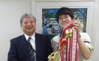 第90回千葉支部月例会　冠軍　大内 星雄　プレゼンター土屋 政士