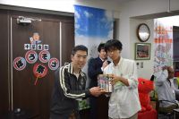 金貨イベント当選（ディズニーチョコ盛り合わせ）、プレゼンターは賞品提供者、古賀 大地さん。