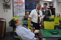 ハードスケジュールを縫って参加していただいた小林 英夫さんを温かく見守る土屋支部長