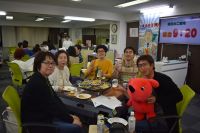 チーム名「伊勢エビは刺身で食べよう‼チーム」左から、桜井 文江、柄野 真佐子、韓 喜民-小島 健司（ペア）、高坂 英伸（リーダー）