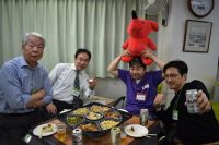 チーム名「ざわざわ・・・ピーナッツ」左から、鈴木 哲衛、千葉 康浩、吉沢 洋志（リーダー）、石橋 大助