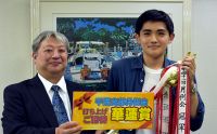 第114回千葉支部月例会　冠軍　内山 未来　プレゼンター土屋 政士