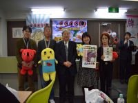 チーム冠軍「いとしのゆりー」左から、二萬 章吾、頼住 和宏、土屋 政士支部長、手塚 ゆり、山口 恵