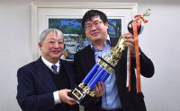 第15期グランドチャンピオン野﨑 佑磨　プレゼンター　土屋 政士